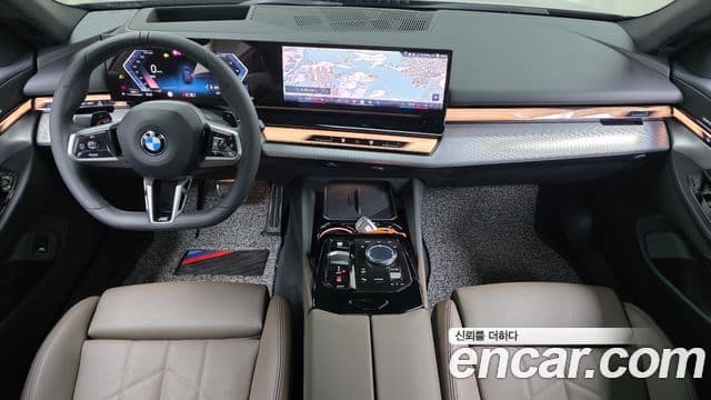 BMW 5 Series 2025 — ფოტო 7/20