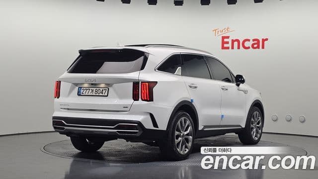 Kia Sorento 2023 — ფოტო 2/20