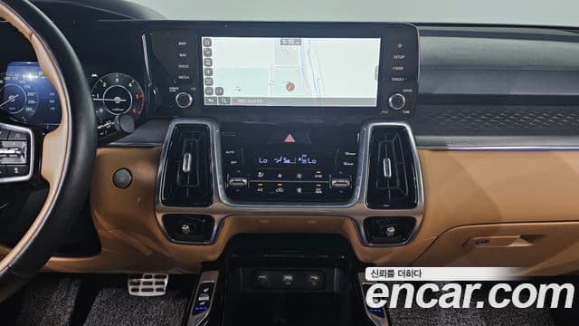 Kia Sorento 2023 — ფოტო 15/20