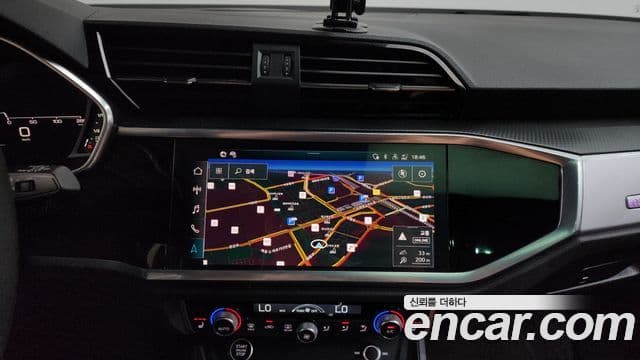 Audi Q3 2023 — ფოტო 13/20