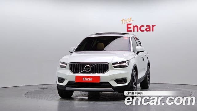Volvo XC40 2022 — ფოტო 3/20