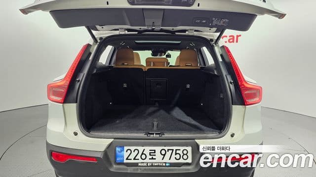 Volvo XC40 2022 — ფოტო 20/20