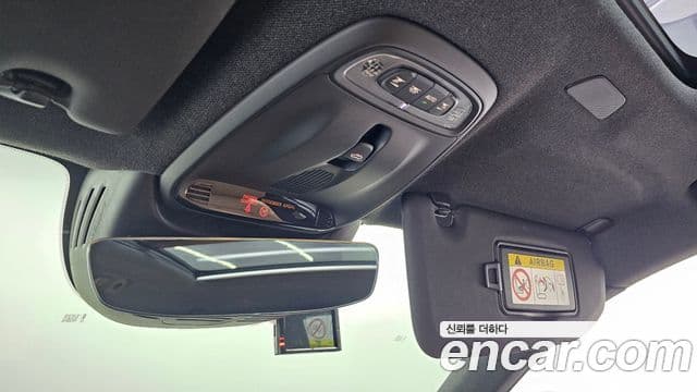 Volvo XC40 2022 — Photo 8/31
