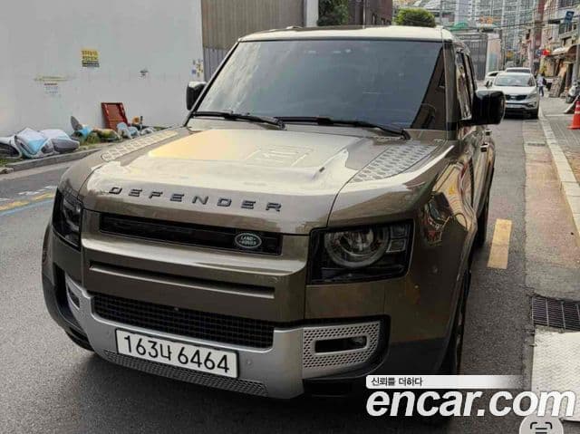 Land Rover Defender 2023 — Photo 1/8