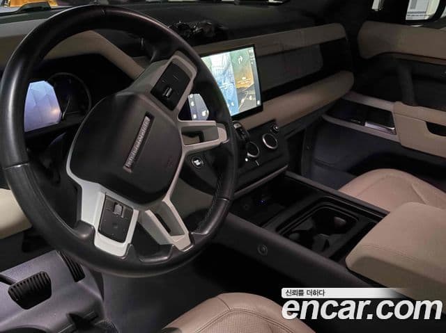 Land Rover Defender 2023 — Photo 8/8