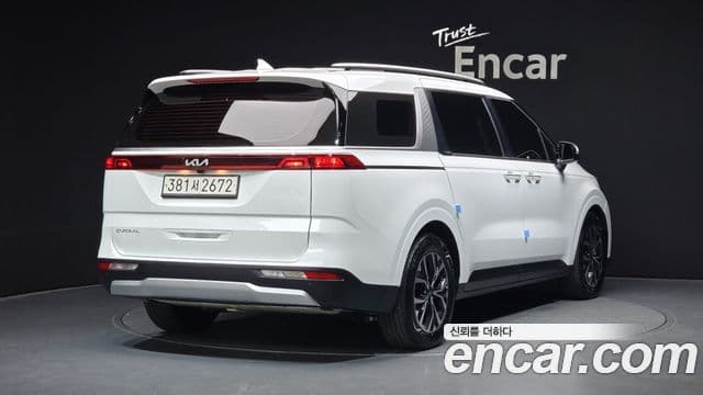 Kia Carnival 2023 — Фото 2/20