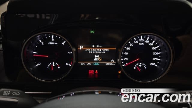 Kia Carnival 2023 — Фото 8/20