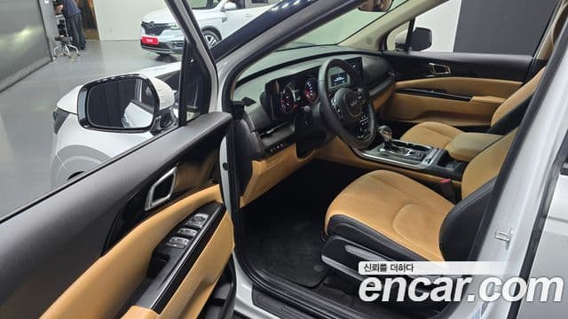 Kia Carnival 2023 — Фото 10/20