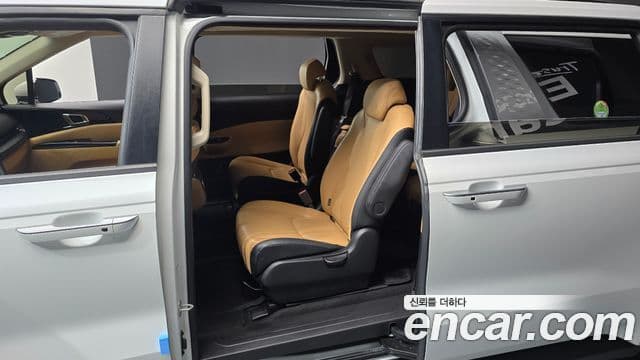 Kia Carnival 2023 — Фото 11/20