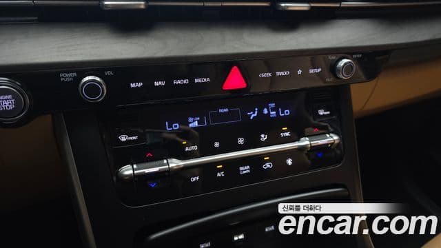 Kia Carnival 2023 — Фото 18/20
