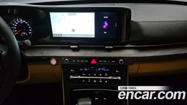 Kia Carnival 2023 — Фото 19/20