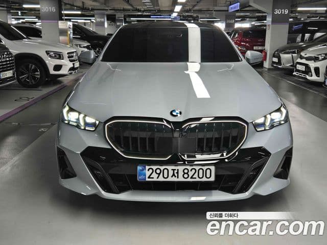 BMW 5 Series 2025 — ფოტო 1/20