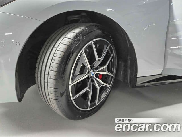 BMW 5 Series 2025 — ფოტო 13/20