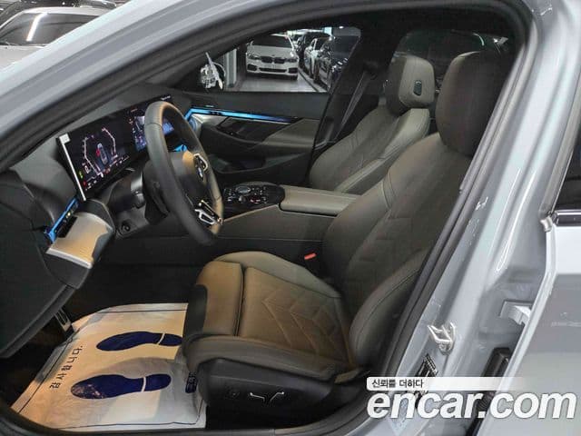 BMW 5 Series 2025 — ფოტო 15/20
