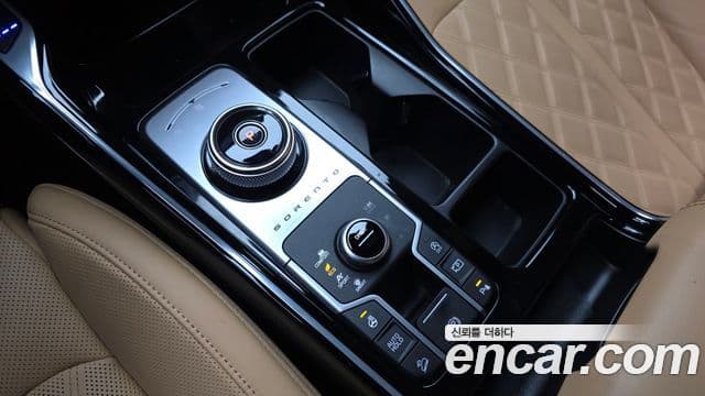 Kia Sorento 2023 — ფოტო 22/30