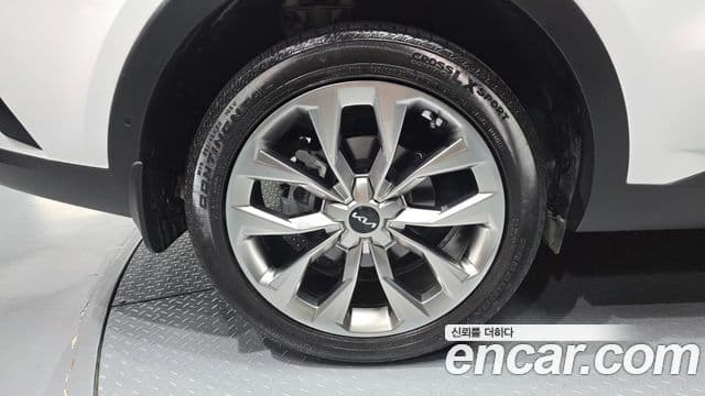 Kia Sorento 2023 — ფოტო 28/30
