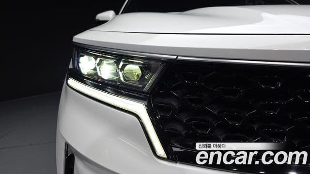 Kia Sorento 2023 — ფოტო 23/30