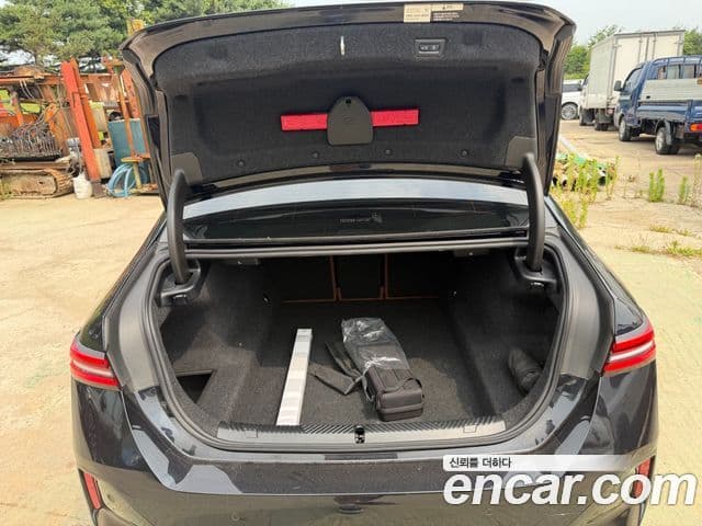 BMW 5 Series 2025 — ფოტო 4/14
