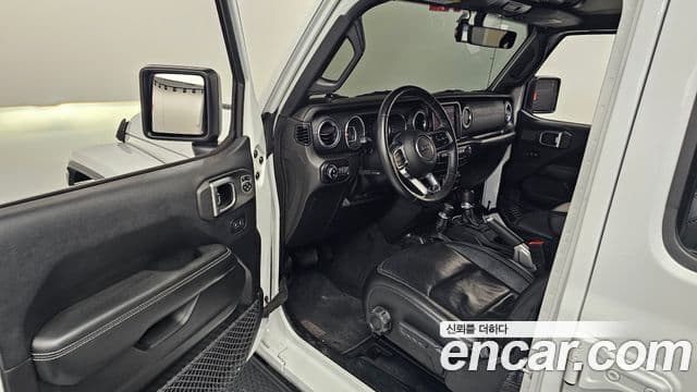 Jeep Wrangler 2018 — Şəkil 9/20