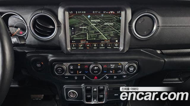 Jeep Wrangler 2018 — Şəkil 13/20