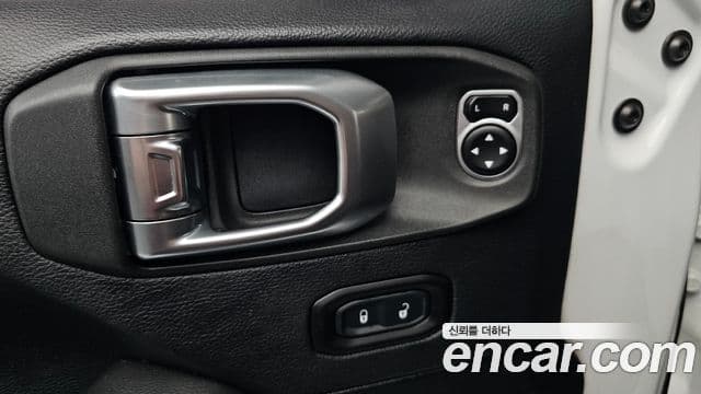 Jeep Wrangler 2018 — Şəkil 18/20