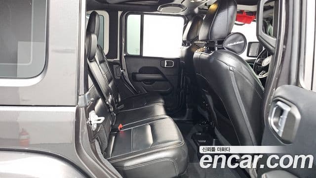 Jeep Wrangler 2019 — Photo 18/29