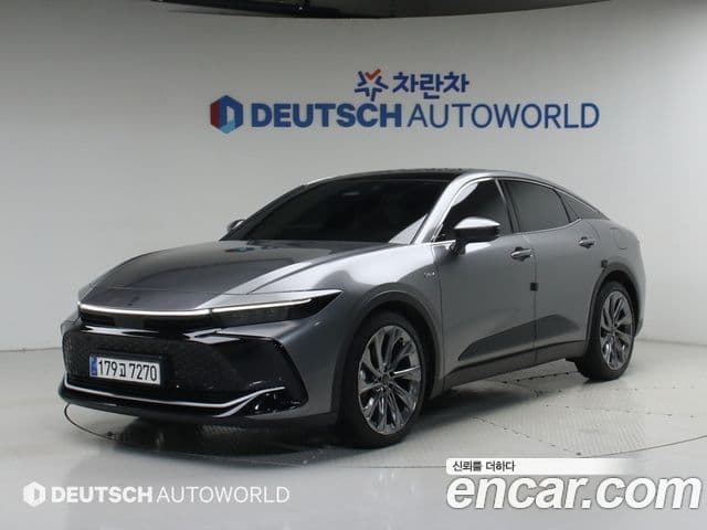 Toyota Crown Crossover 2024 — Photo 2/20