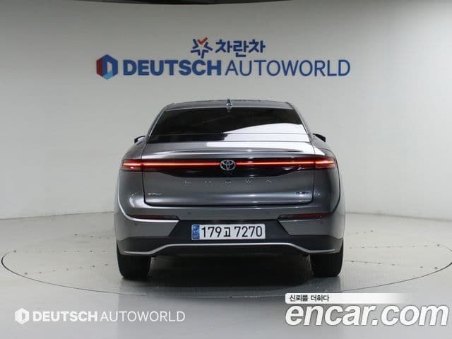Toyota Crown Crossover 2024 — Photo 17/20