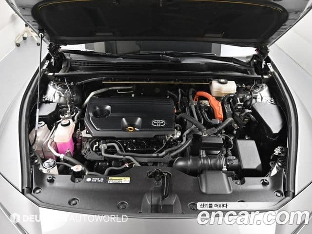 Toyota Crown Crossover 2024 — Photo 14/20