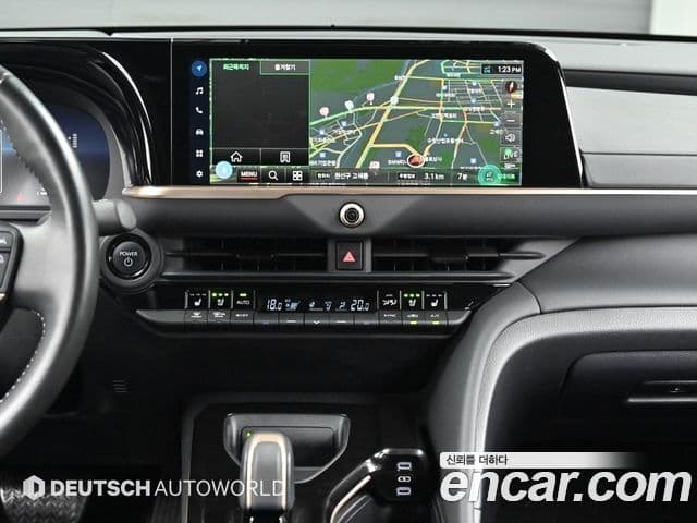 Toyota Crown Crossover 2024 — Photo 6/20