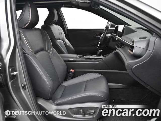 Toyota Crown Crossover 2024 — Photo 13/20