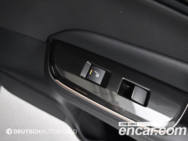 Toyota Crown Crossover 2024 — Photo 16/20