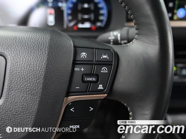 Toyota Crown Crossover 2024 — Photo 9/20