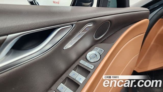 Genesis G80 2022 — Photo 18/40
