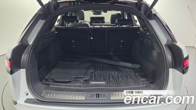 Land Rover Range Rover Velar 2025 — Photo 13/20