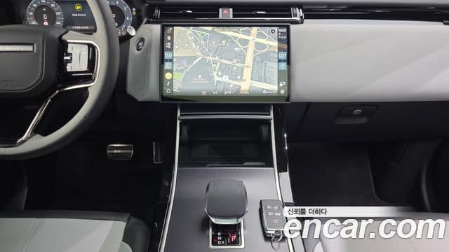 Land Rover Range Rover Velar 2025 — Photo 11/20