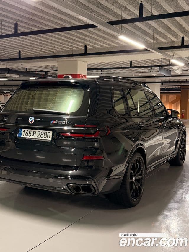 BMW X7 2023 — Фото 2/20