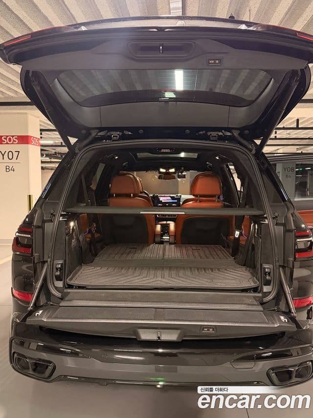 BMW X7 2023 — Фото 14/20