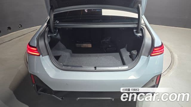 BMW 5 Series 2025 — ფოტო 18/33