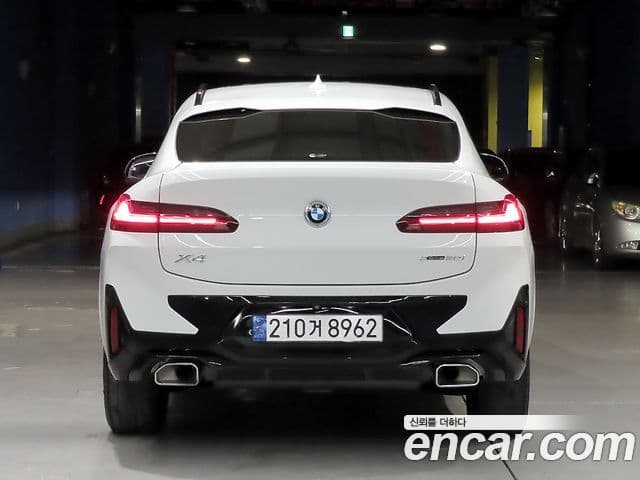 BMW X4 2023 — Photo 8/20