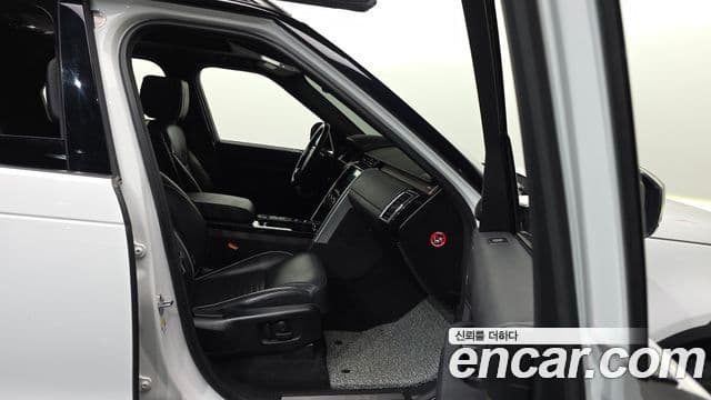 Land Rover Discovery 5 2019 — Şəkil 11/20