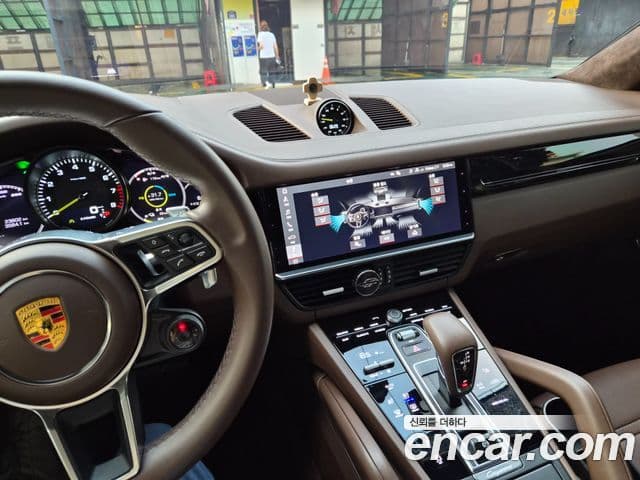 Porsche Cayenne 2021 — Şəkil 7/13