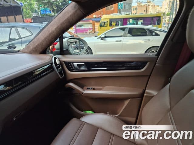 Porsche Cayenne 2021 — Şəkil 9/13