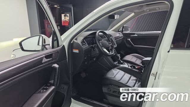 Volkswagen Tiguan 2023 — Şəkil 10/20