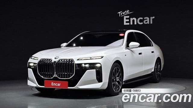BMW 7 Series 2022 — ფოტო 6/31