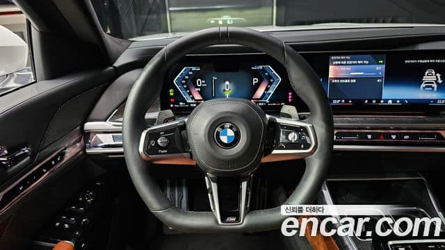 BMW 7 Series 2022 — ფოტო 29/31