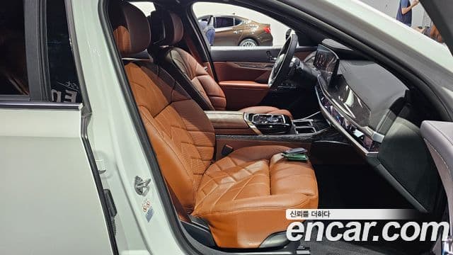 BMW 7 Series 2022 — ფოტო 27/31