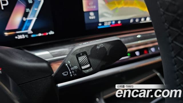 BMW 7 Series 2022 — ფოტო 23/31