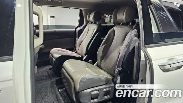Kia Carnival 2024 — Фото 11/20