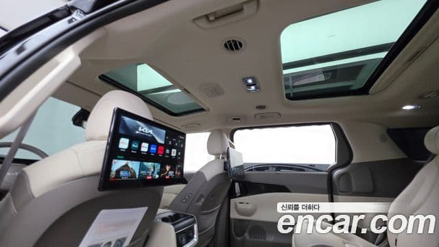 Kia Carnival 2024 — ფოტო 18/20